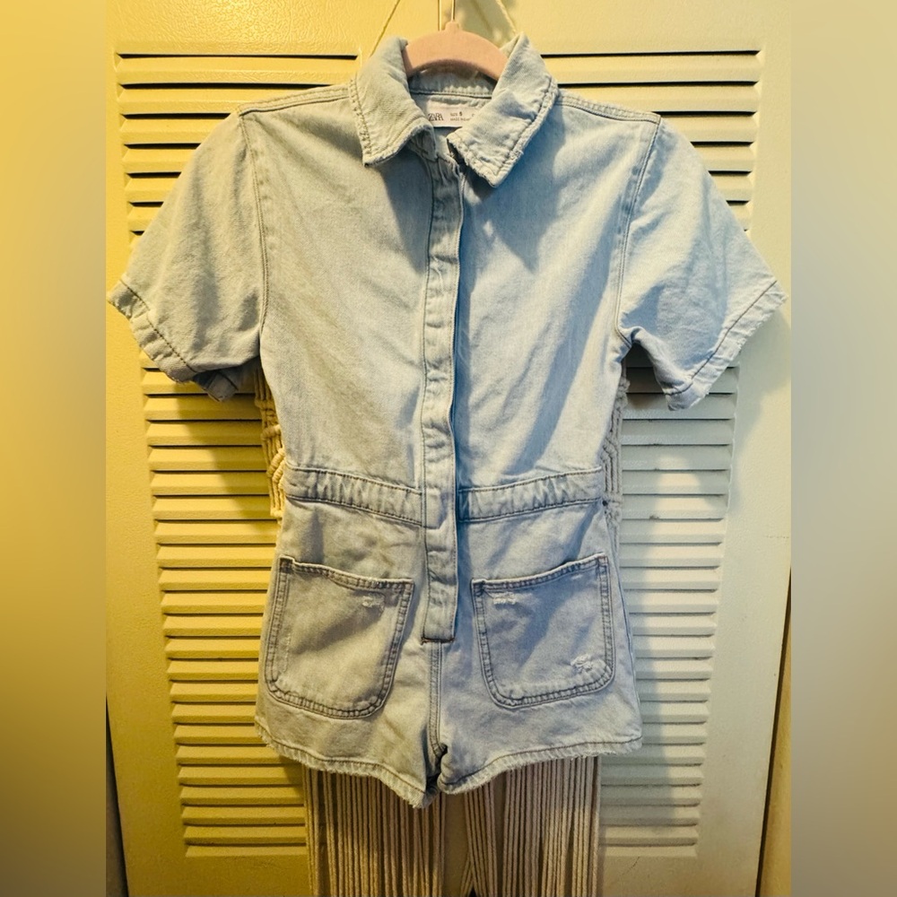 ZARA Kids Girls Overall Denim Romper 
Sz 9yo